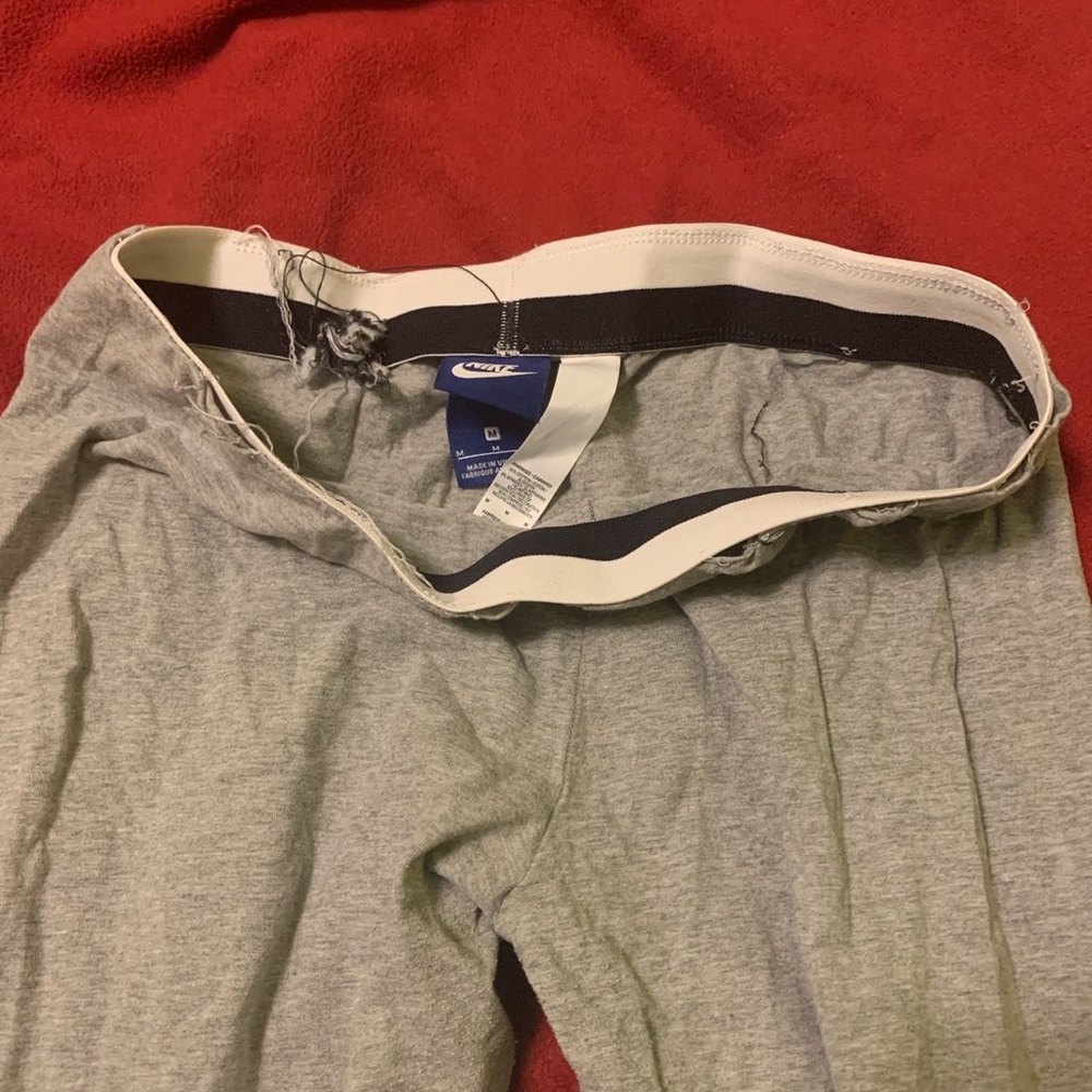NIKE LEGGINGS SIZE MEDIUM WHITE STRIPE